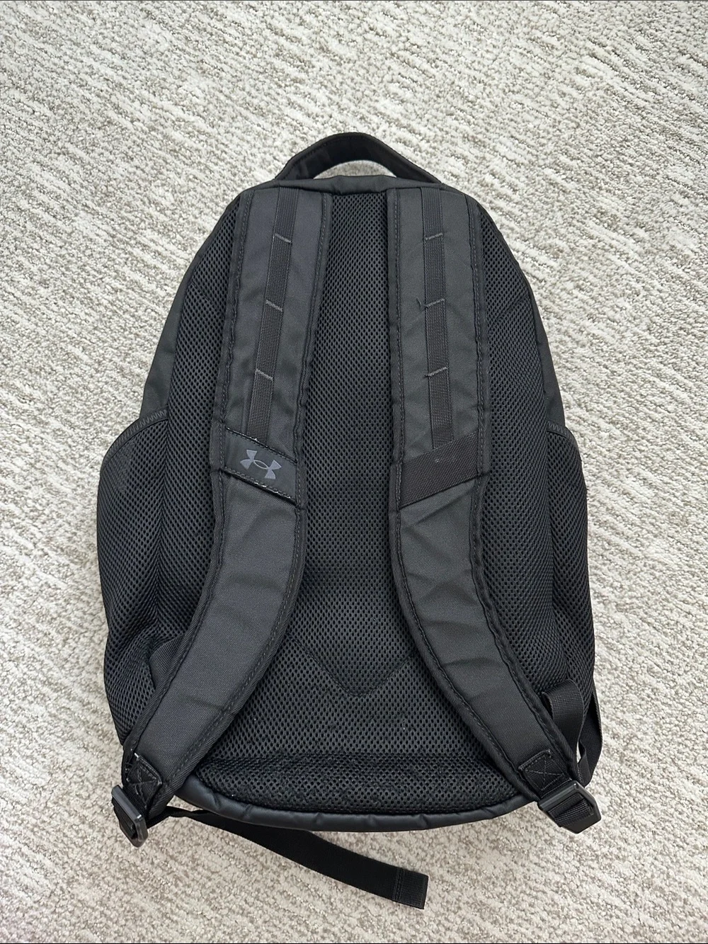 Under Armour Hustle 6.0 Black Backpack